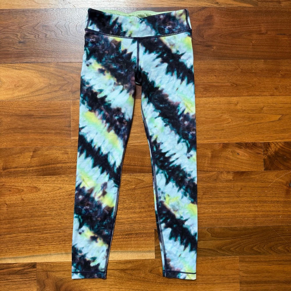Athleta Girl Chroma Dye Chit Chat Tight Size Large